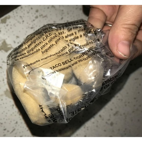 New/Sealed Taco Bell Talking Chihuahua - "I Think I'm in Love" - Picture 9 of 9